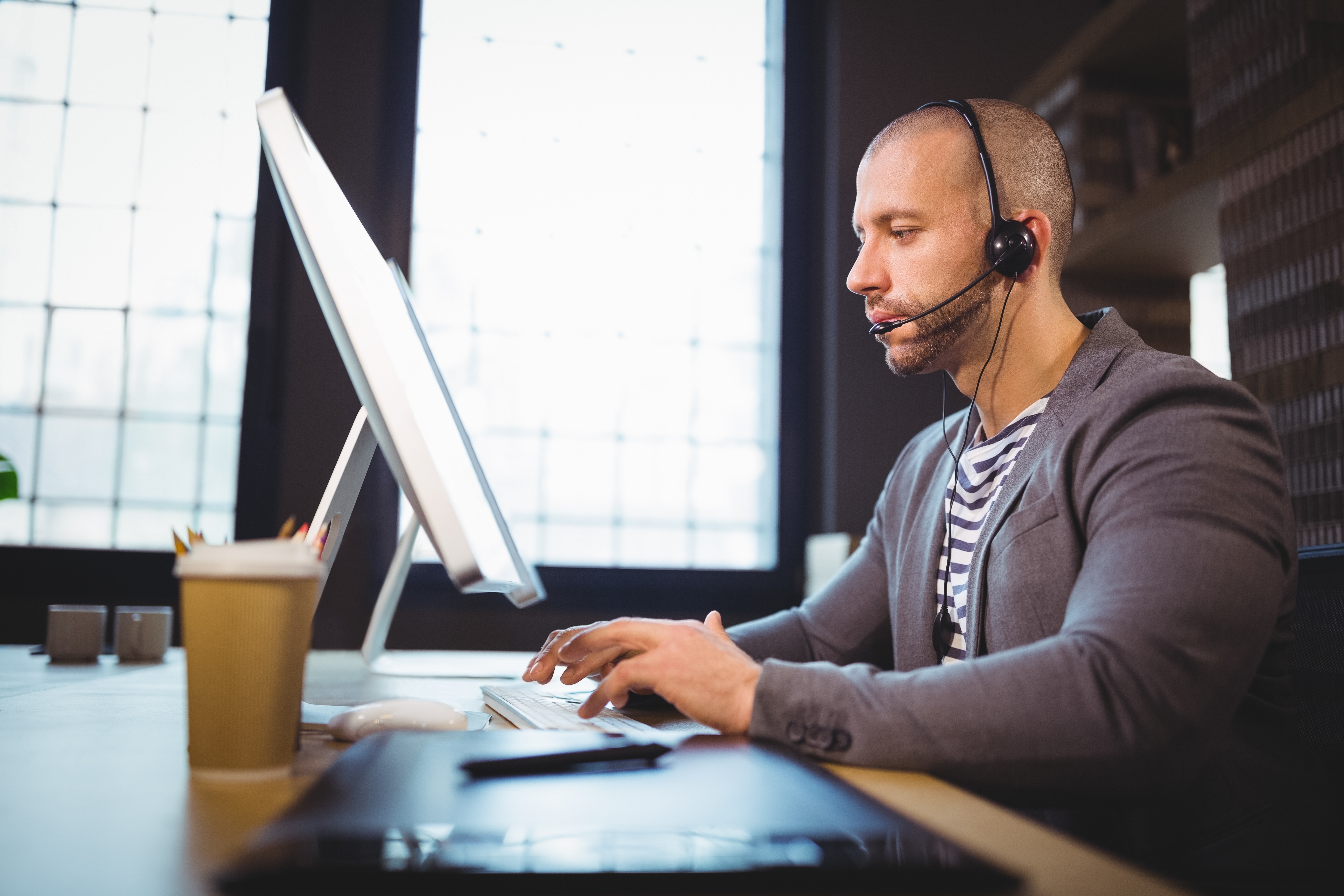 remote agents sits in front of their workstation protected by Twosense MFA